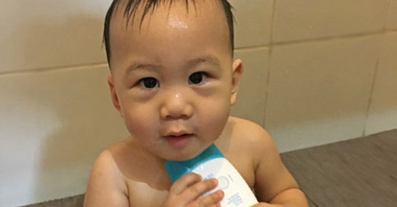 Tips On Bathing Your Little One and A Review of Cetaphil Baby